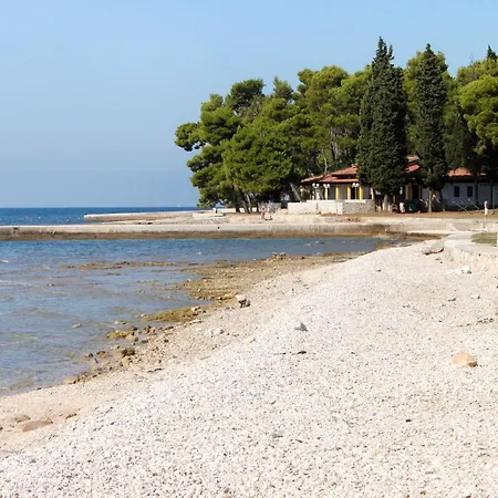 Apartment Apartments With A Parking Space Fazana - 7282 Fažana