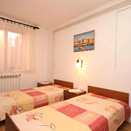 Apartment Apartments With A Parking Space Fazana - 7282 Fažana