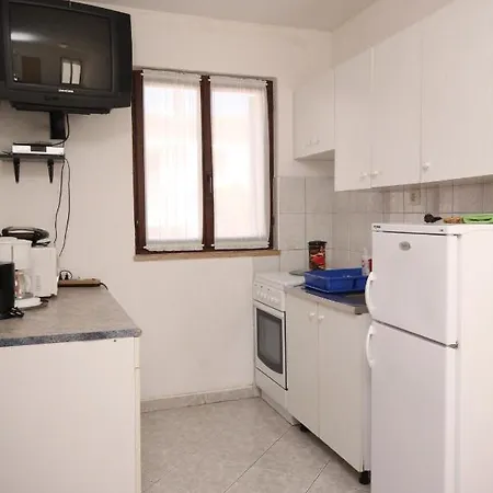 Apartment Apartments With A Parking Space Fazana - 7282