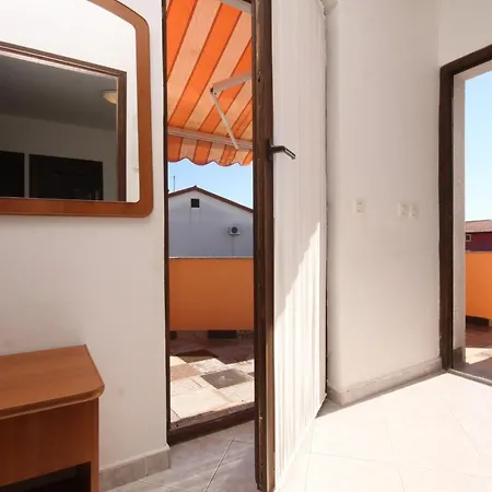 Apartment Apartments With A Parking Space Fazana - 7282